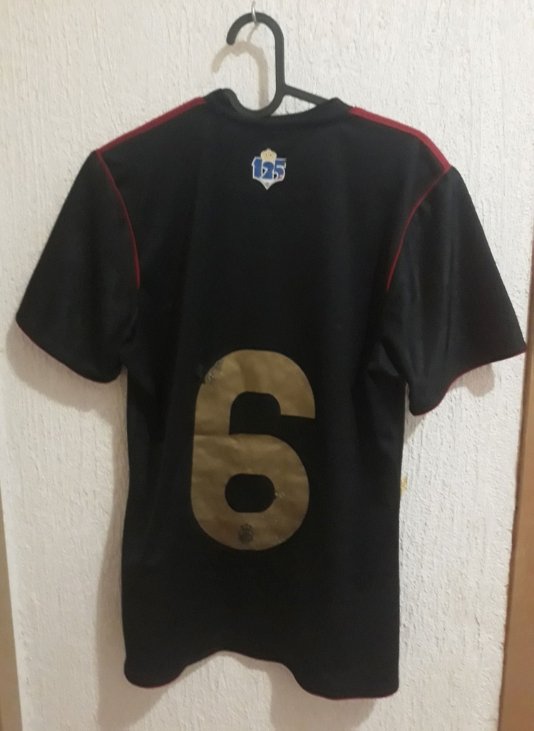 Camiseta sin nombre