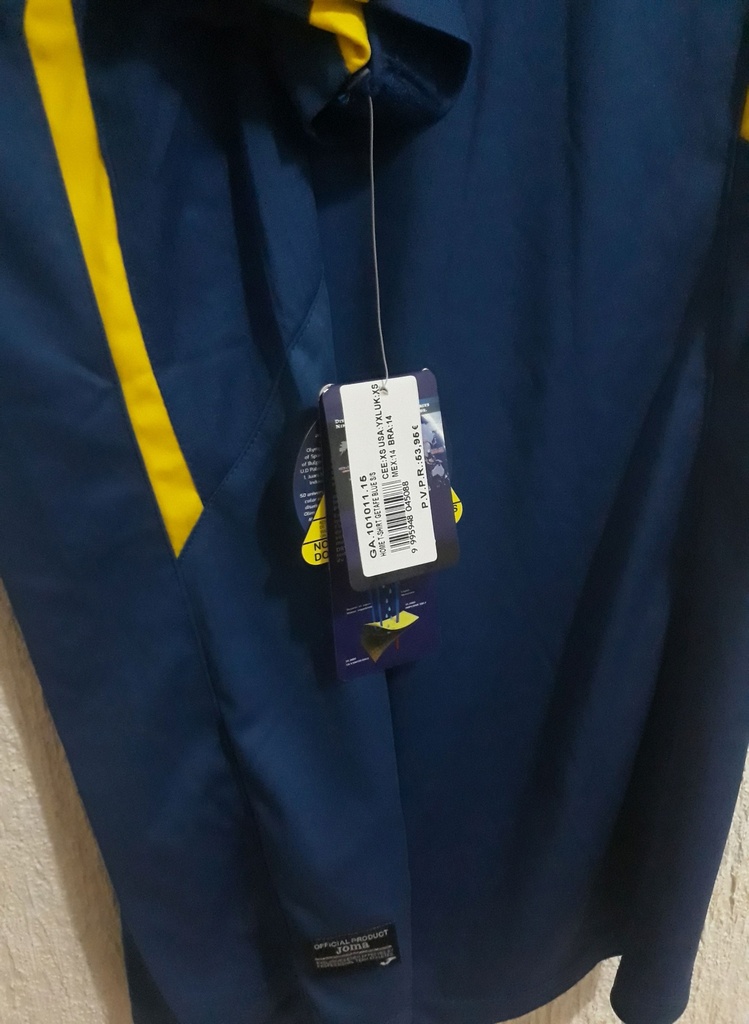 Camiseta sin nombre