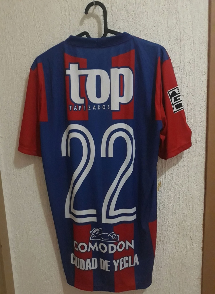 Camiseta sin nombre