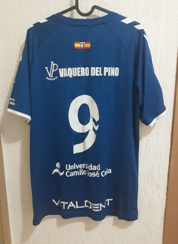 Camiseta sin nombre