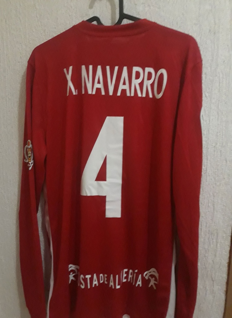 Camiseta sin nombre