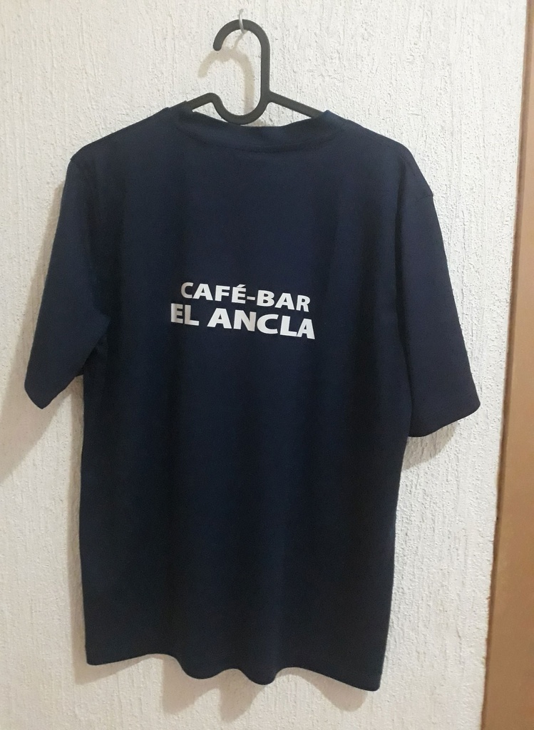 Camiseta sin nombre