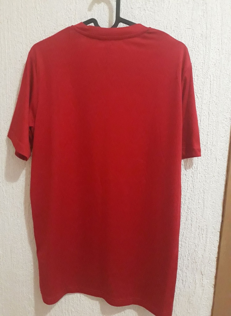Camiseta sin nombre