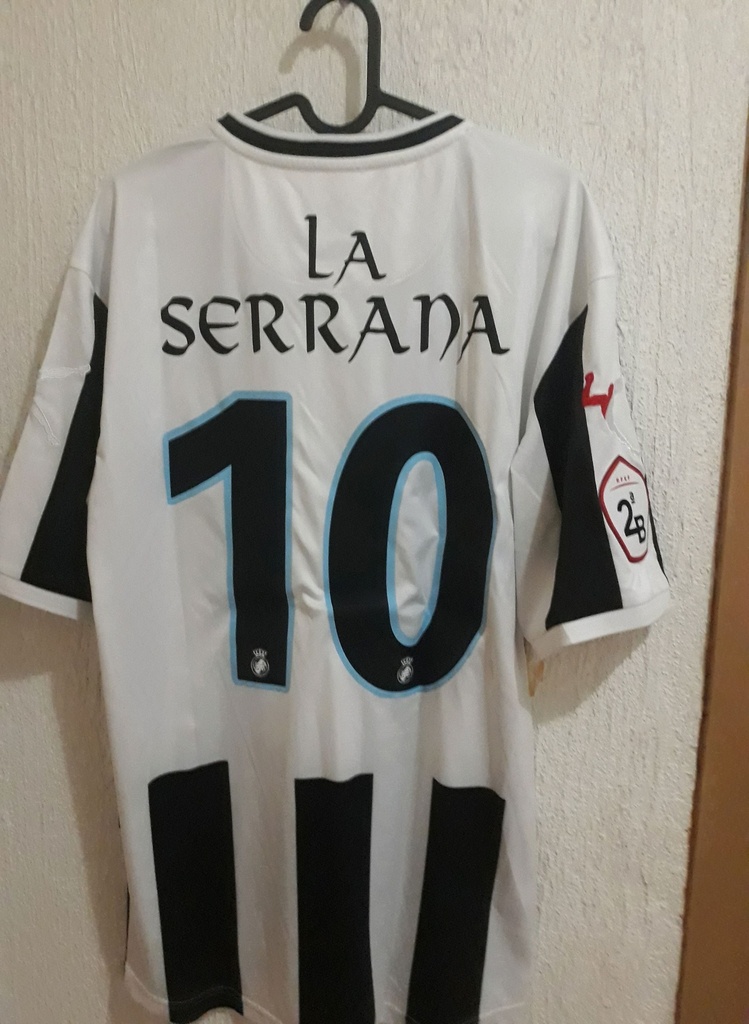 Camiseta sin nombre