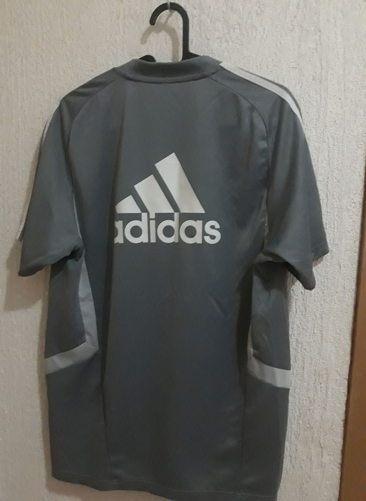 Camiseta sin nombre