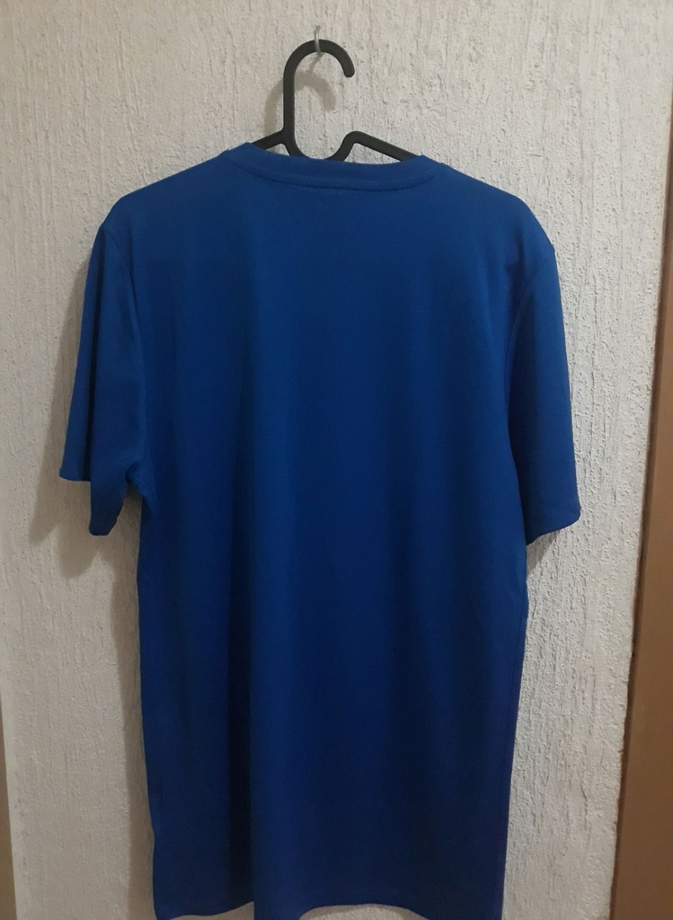 Camiseta sin nombre