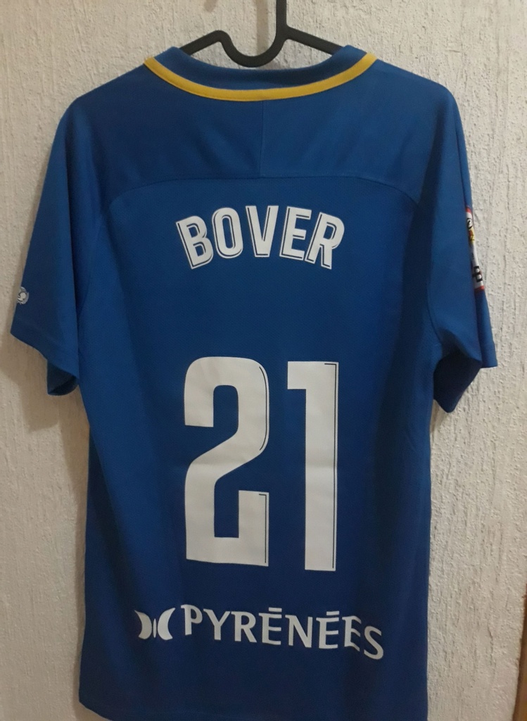 Camiseta sin nombre