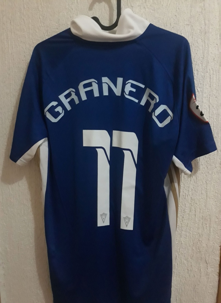 Camiseta sin nombre