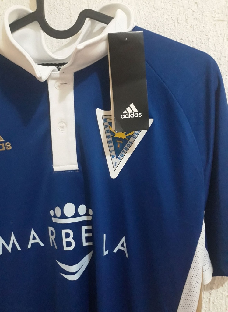 Camiseta sin nombre