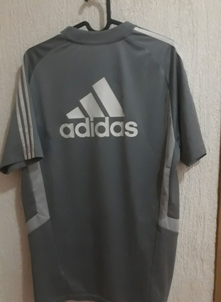 Camiseta sin nombre