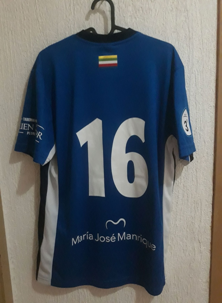 Camiseta sin nombre