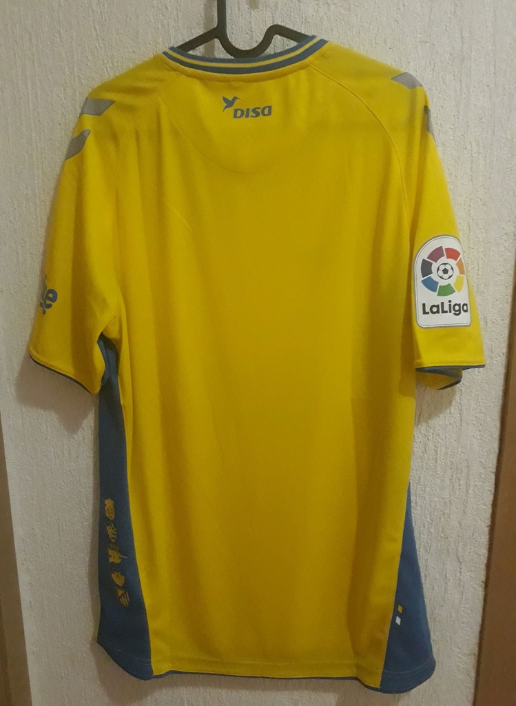 Camiseta sin nombre