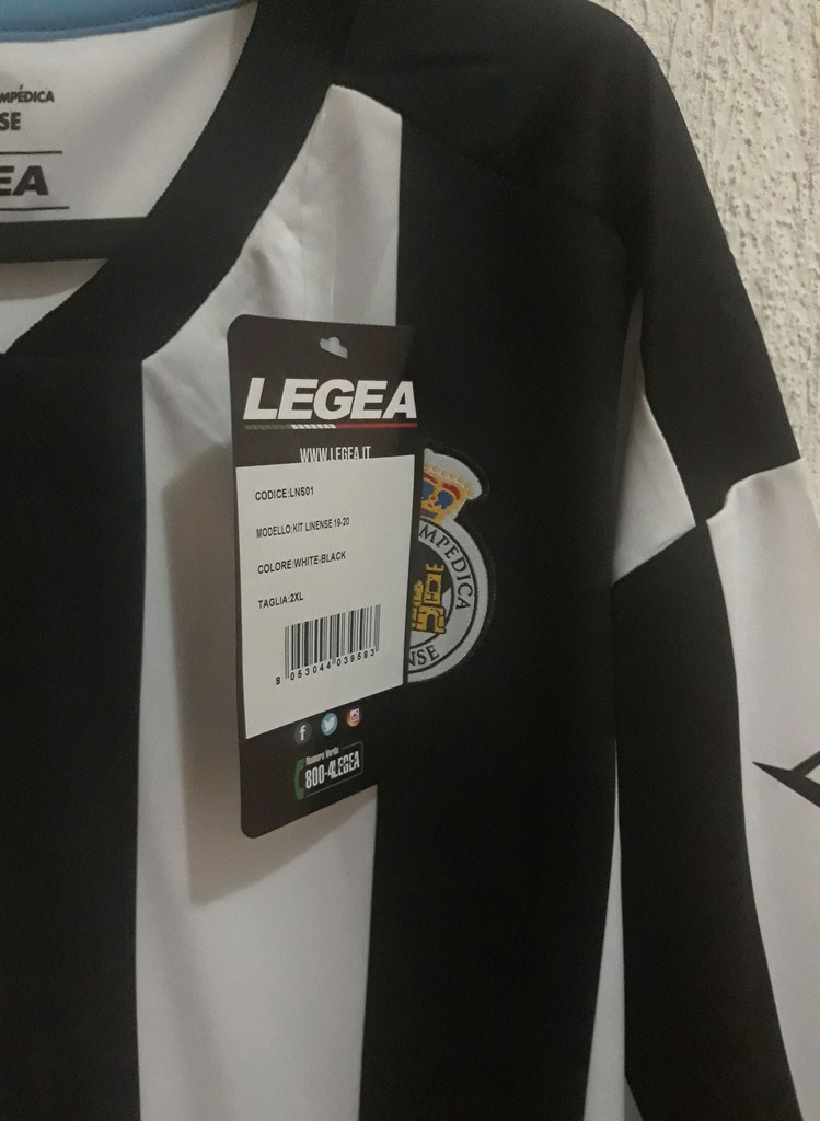 Camiseta sin nombre