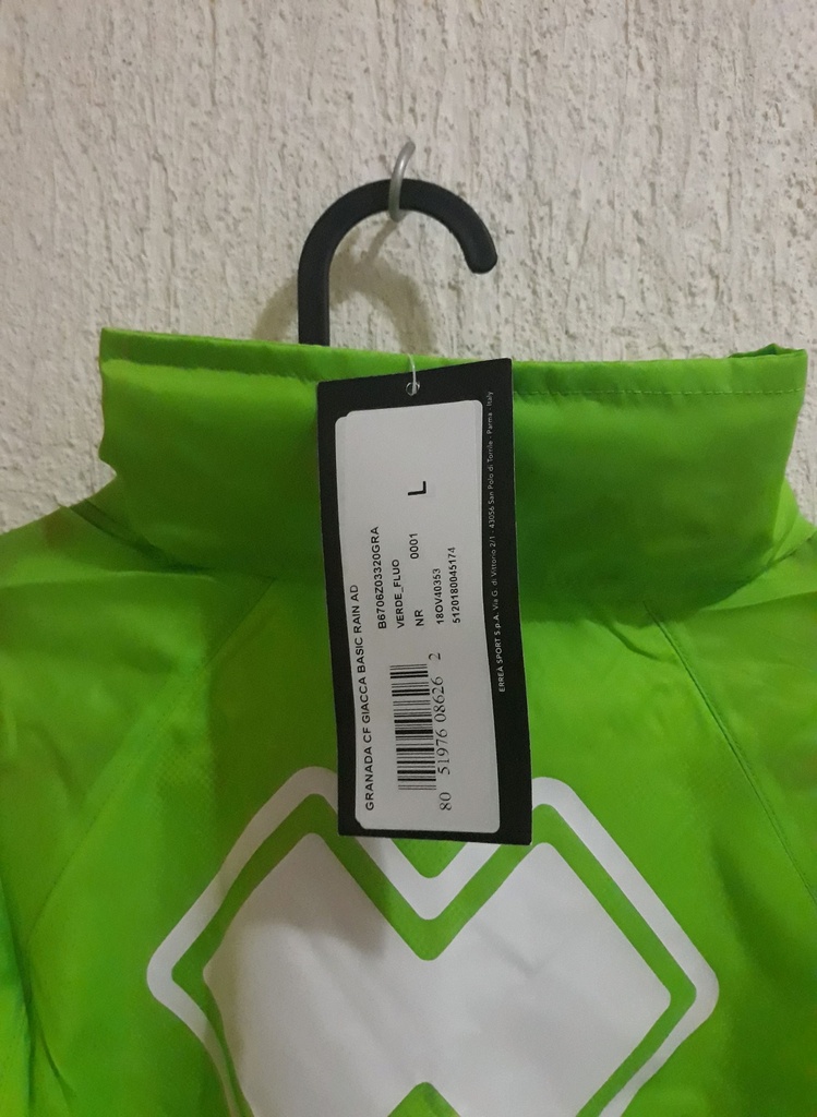 Camiseta sin nombre