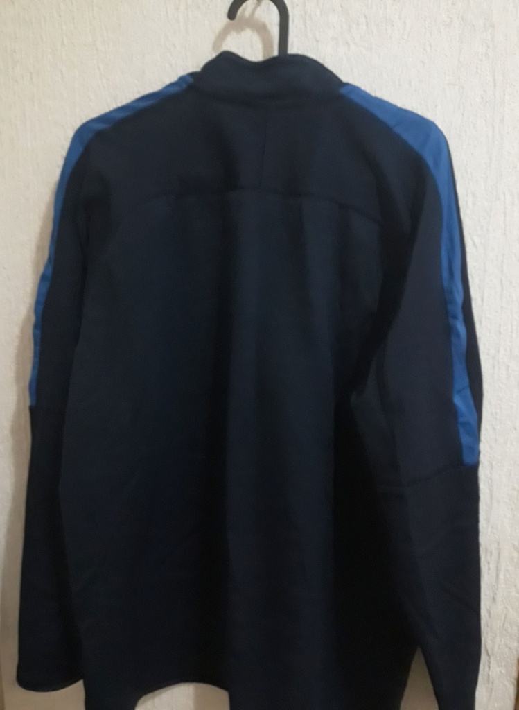 Camiseta sin nombre