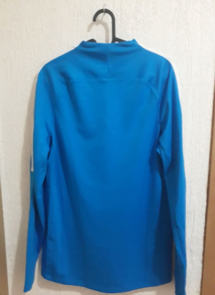 Camiseta sin nombre