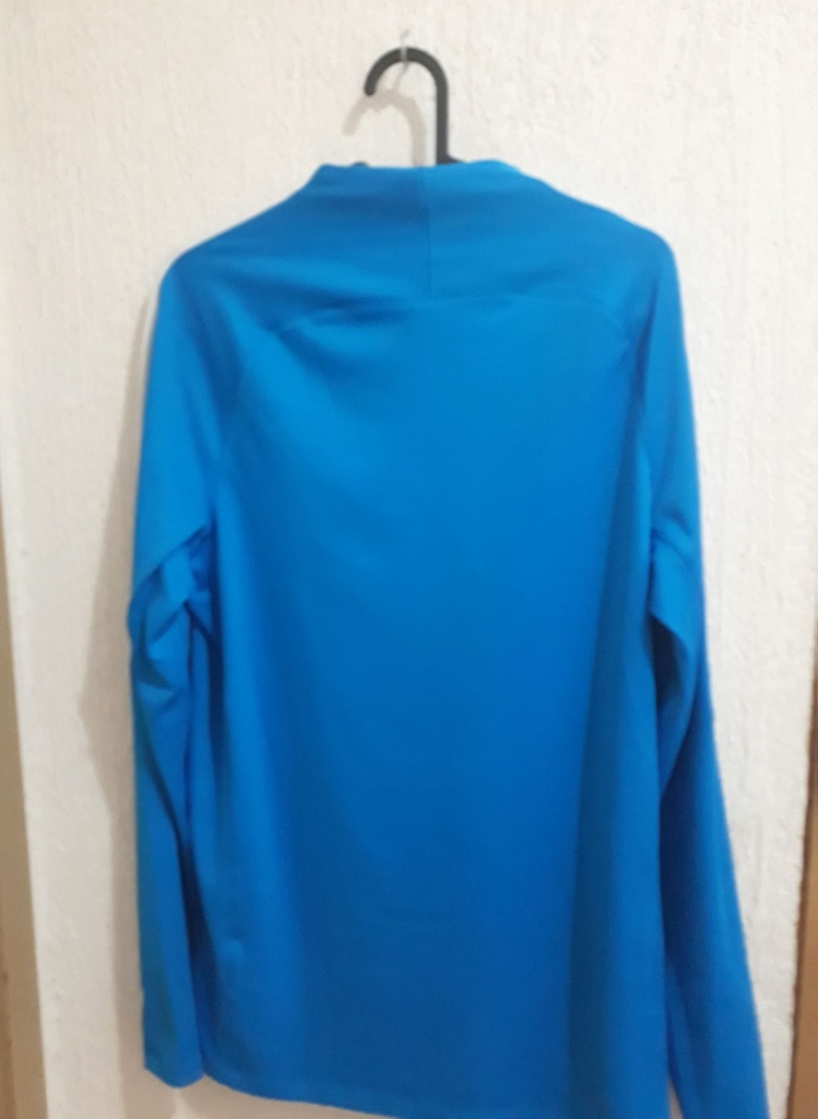 Camiseta sin nombre