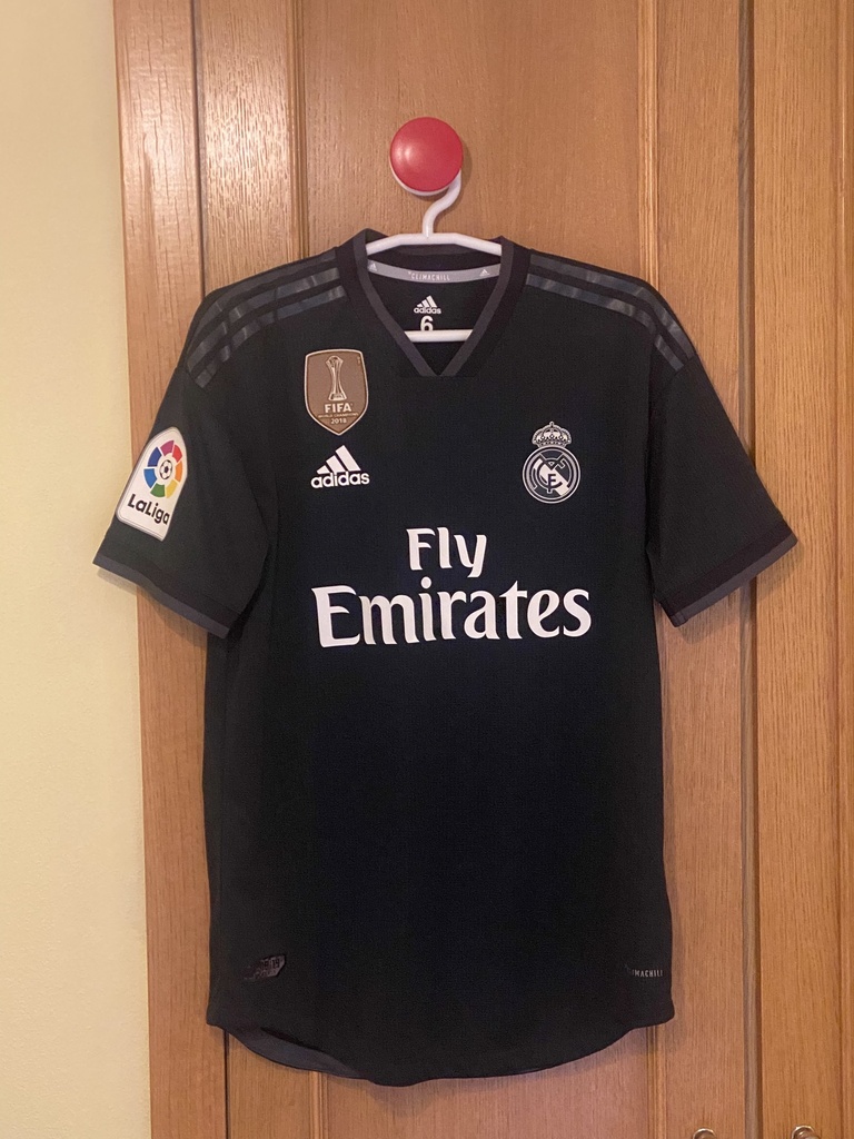 23 - Real Madrid - Reguilón