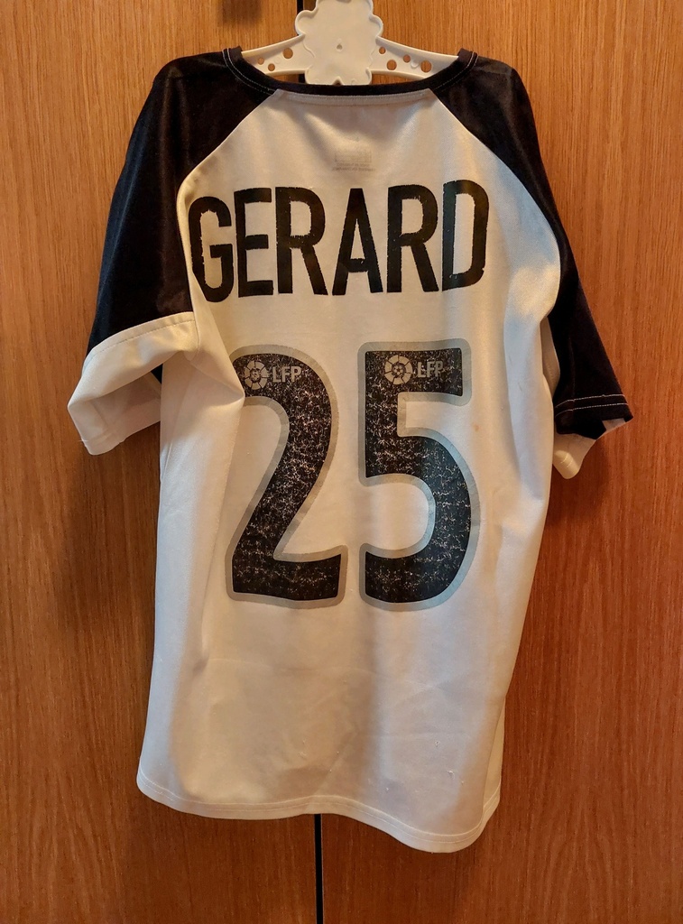 25 - Valencia CF - Gerard