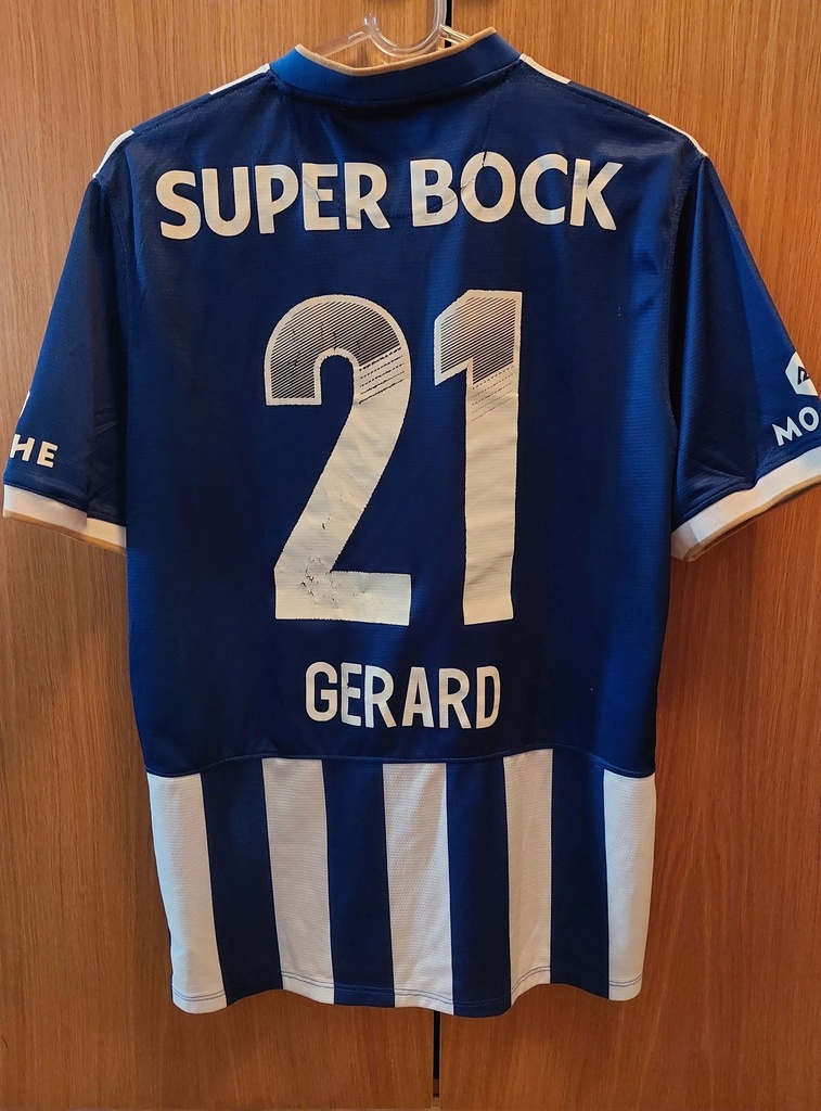 21 - FC Porto - Gerard
