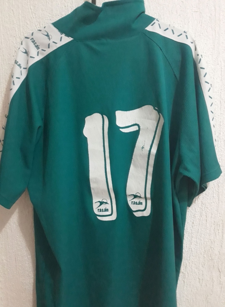 Camiseta sin nombre