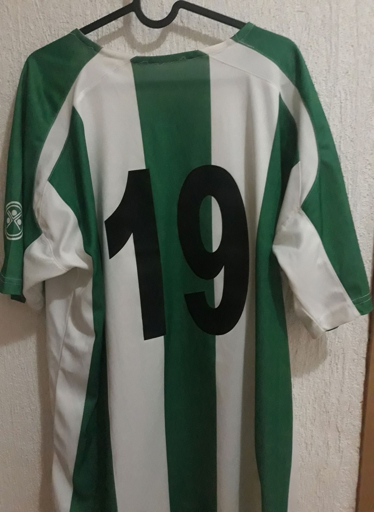 Camiseta sin nombre
