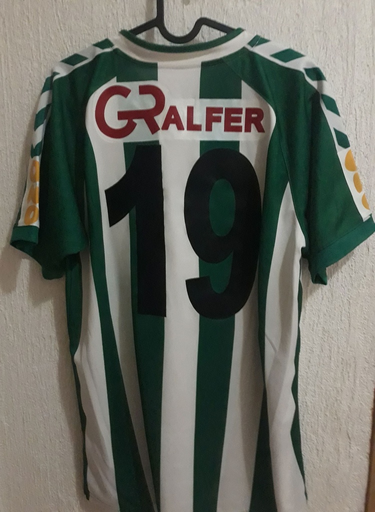 Camiseta sin nombre