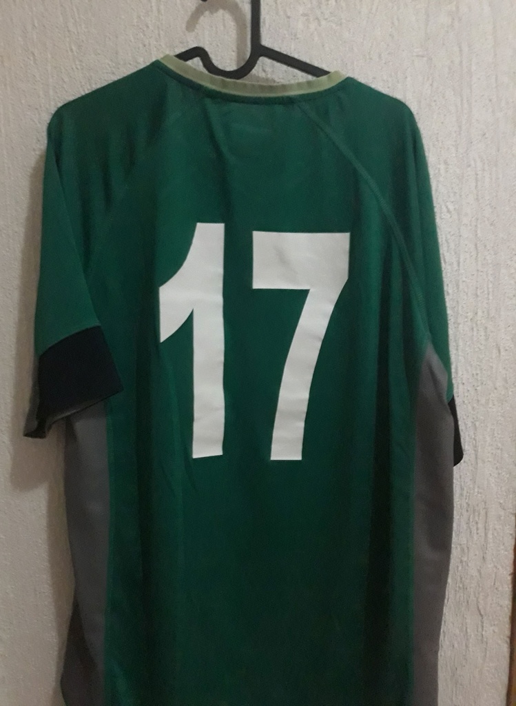 Camiseta sin nombre