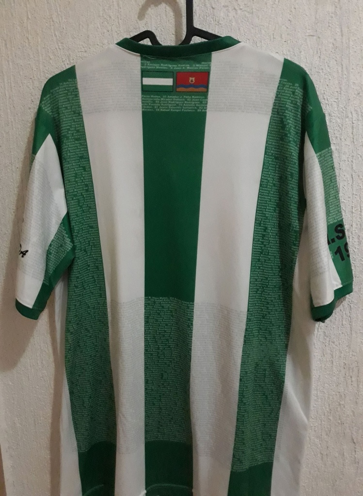Camiseta sin nombre