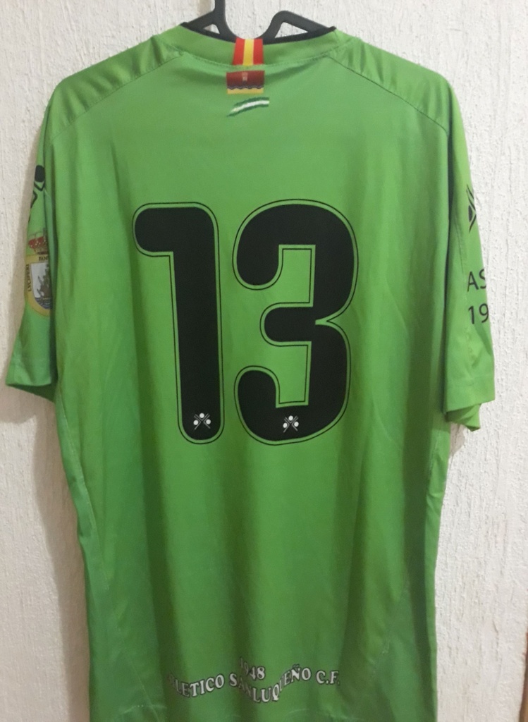 Camiseta sin nombre
