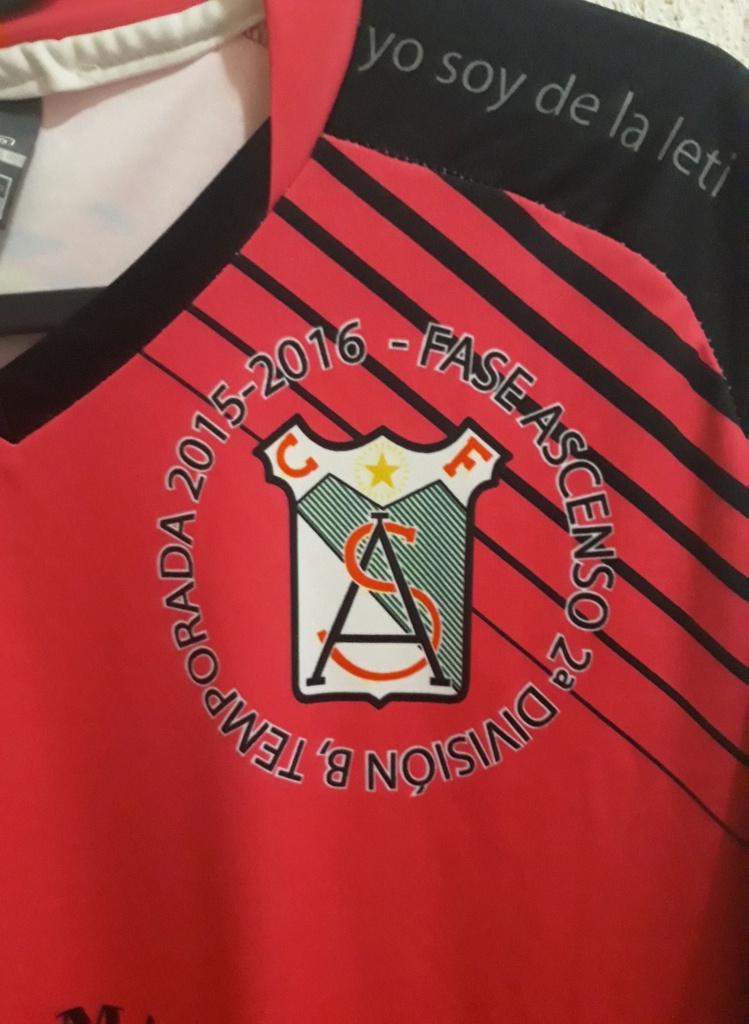 Camiseta sin nombre