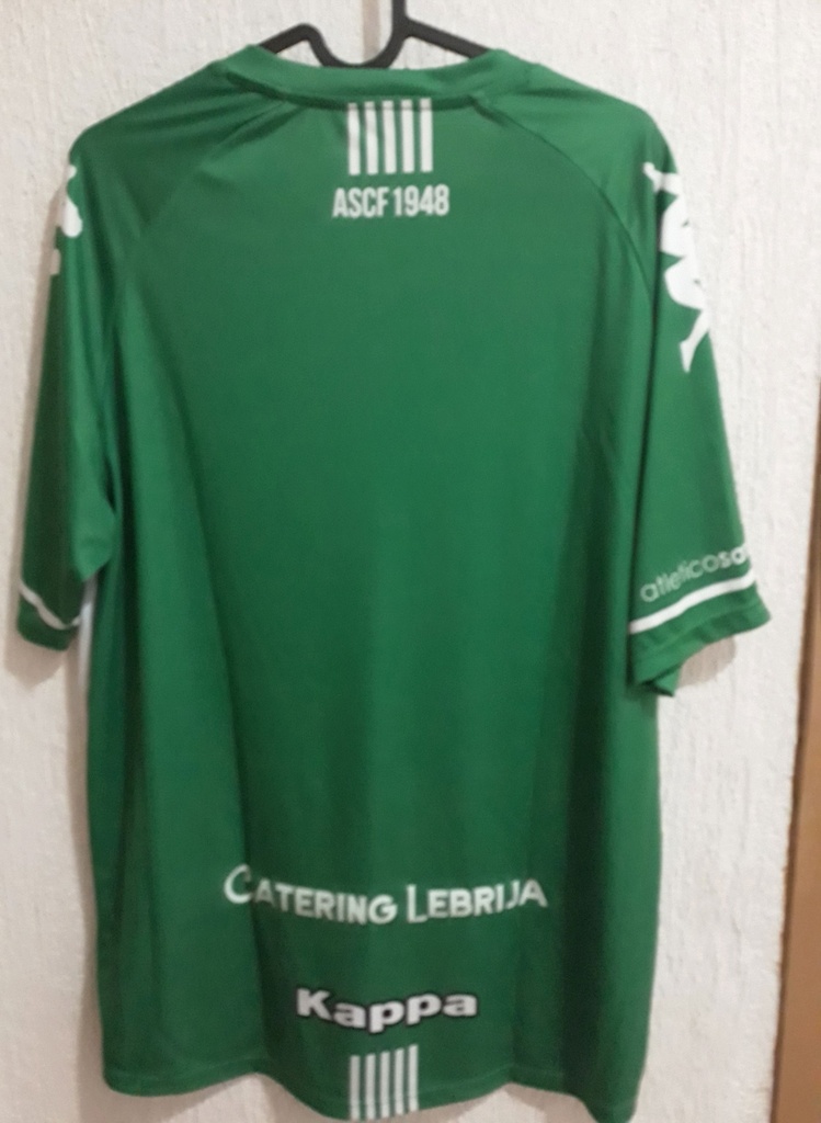 Camiseta sin nombre