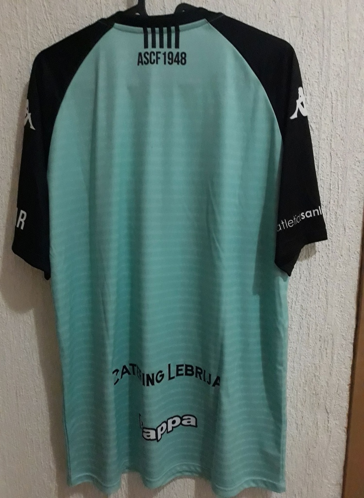 Camiseta sin nombre
