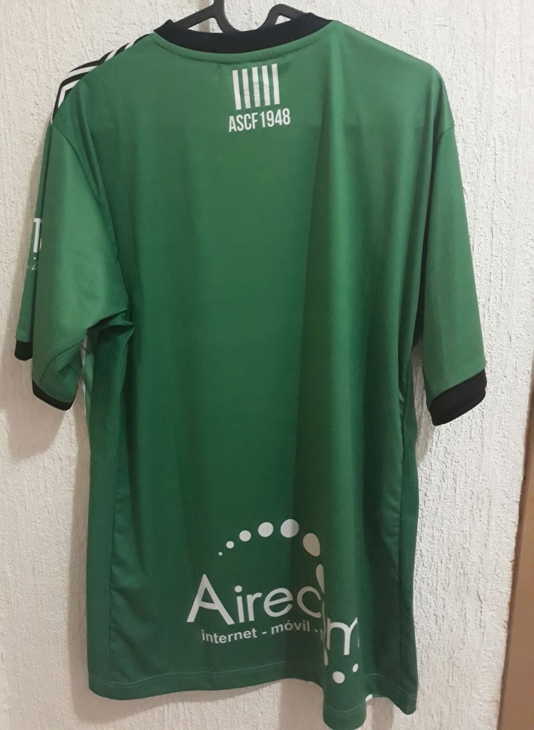 Camiseta sin nombre