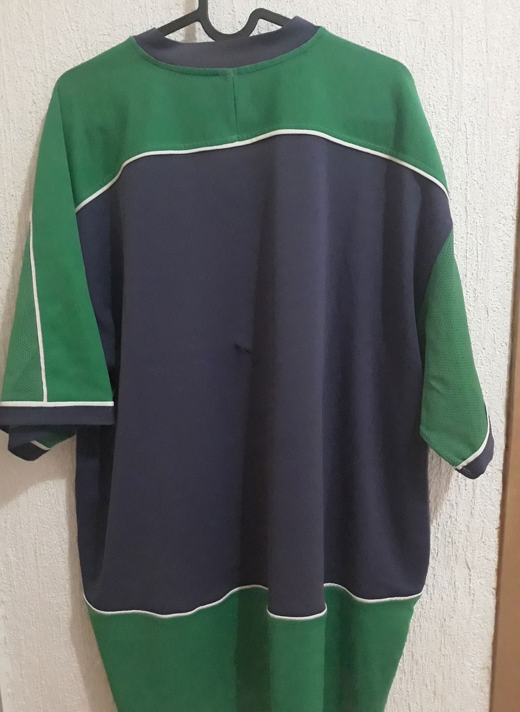 Camiseta sin nombre