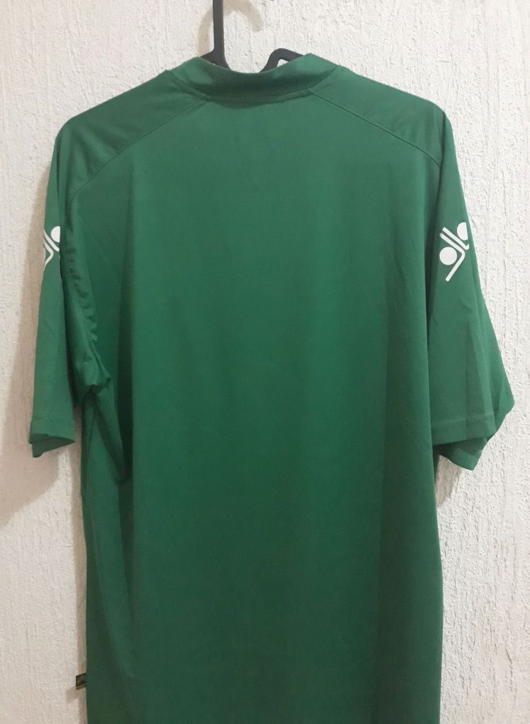 Camiseta sin nombre