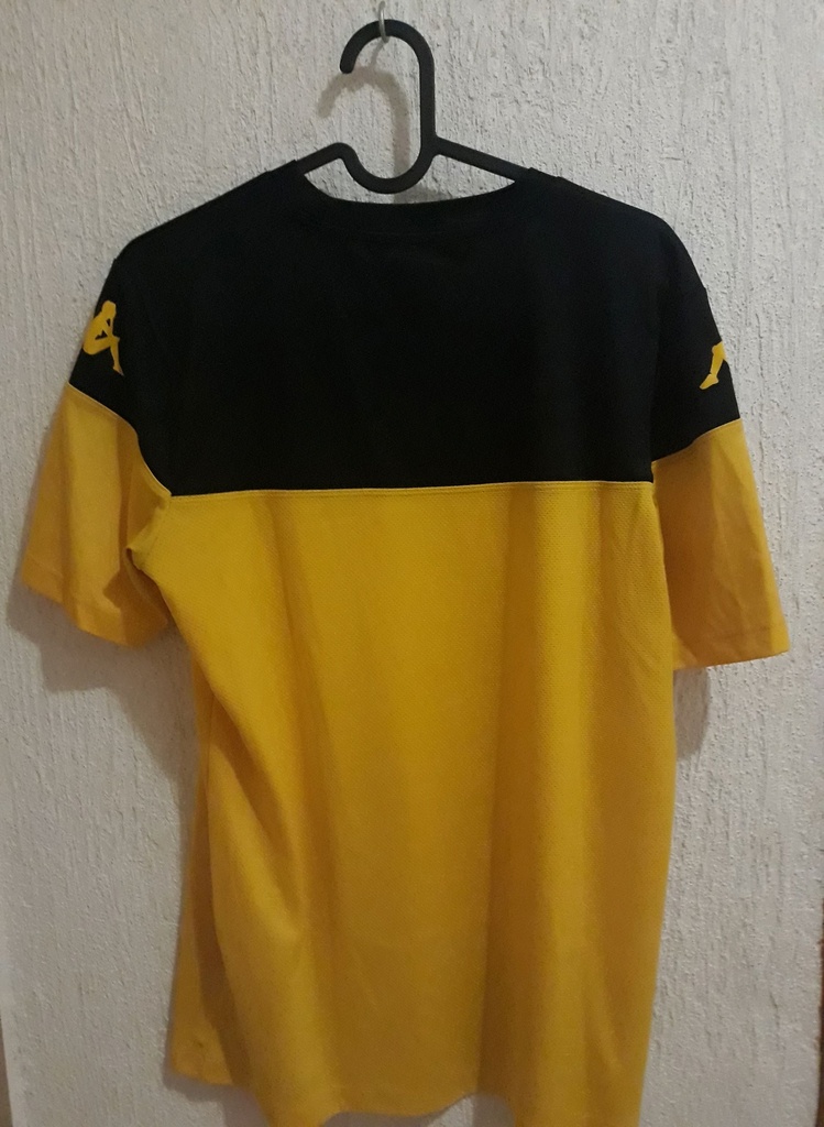 Camiseta sin nombre