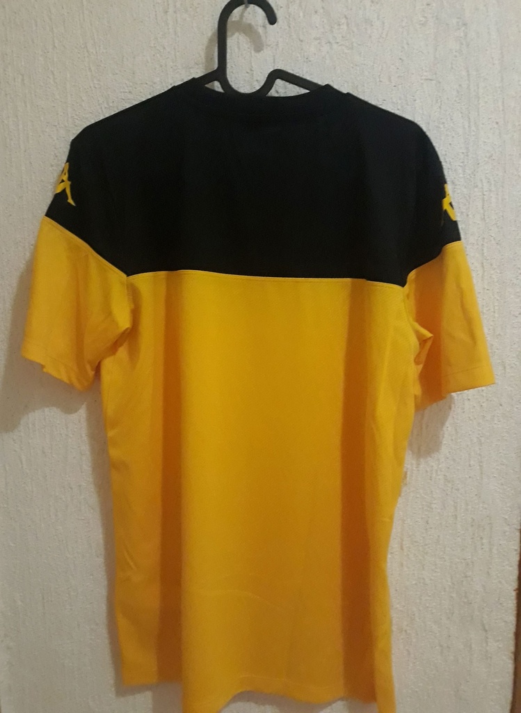 Camiseta sin nombre