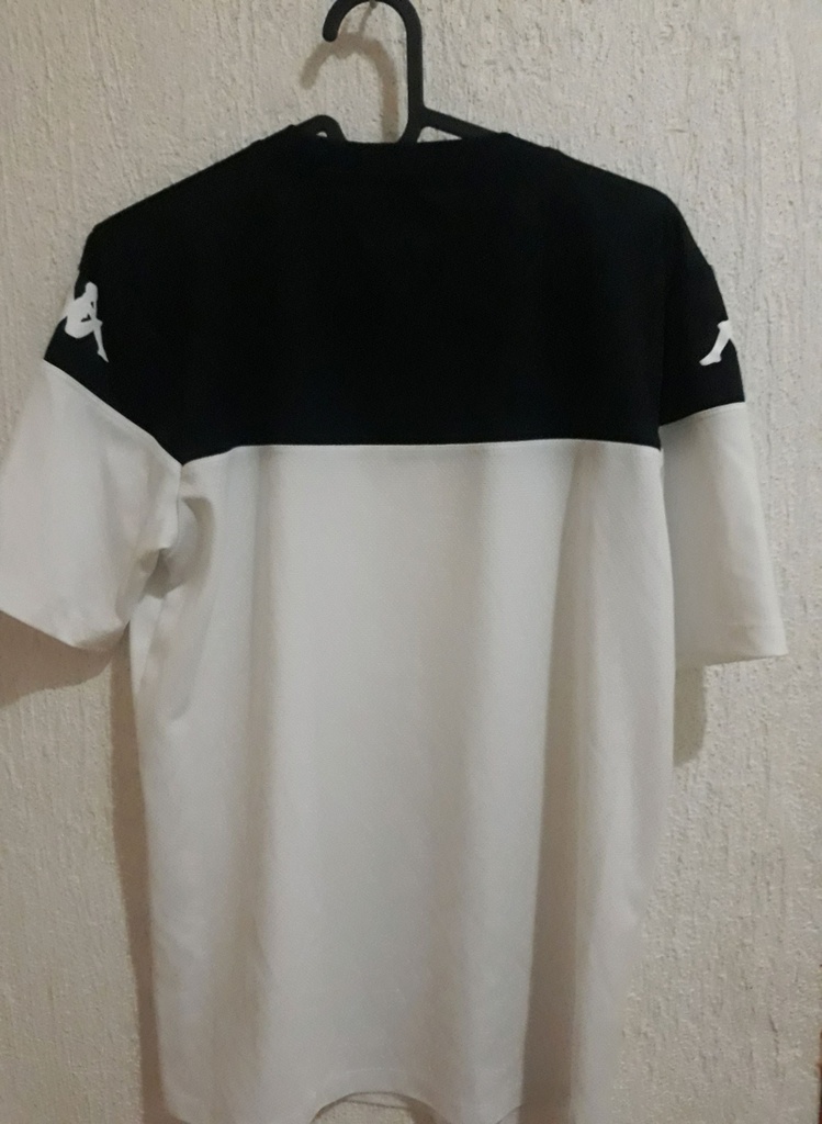 Camiseta sin nombre