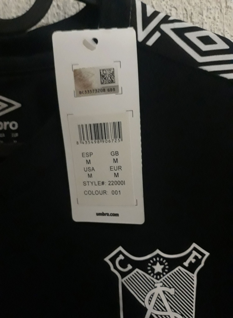 Camiseta sin nombre