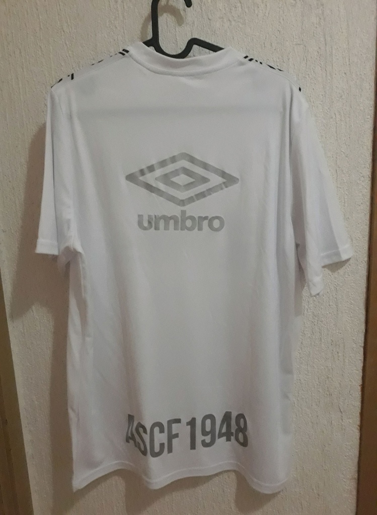 Camiseta sin nombre