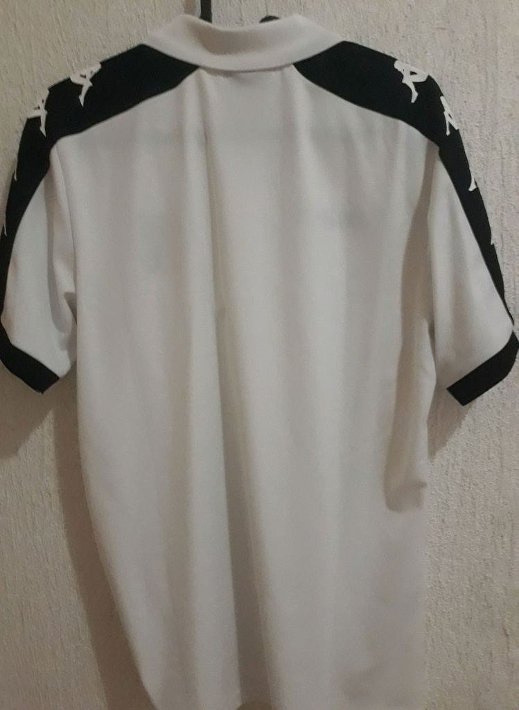 Camiseta sin nombre