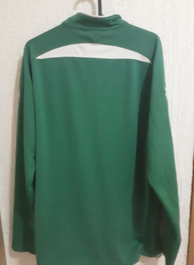 Camiseta sin nombre