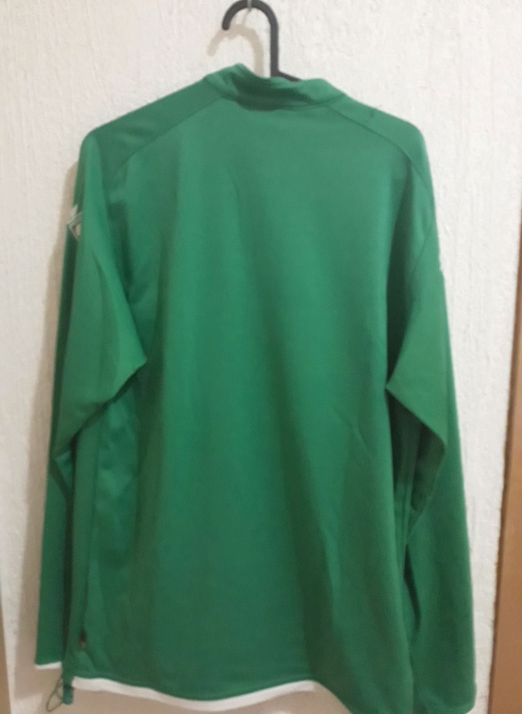 Camiseta sin nombre