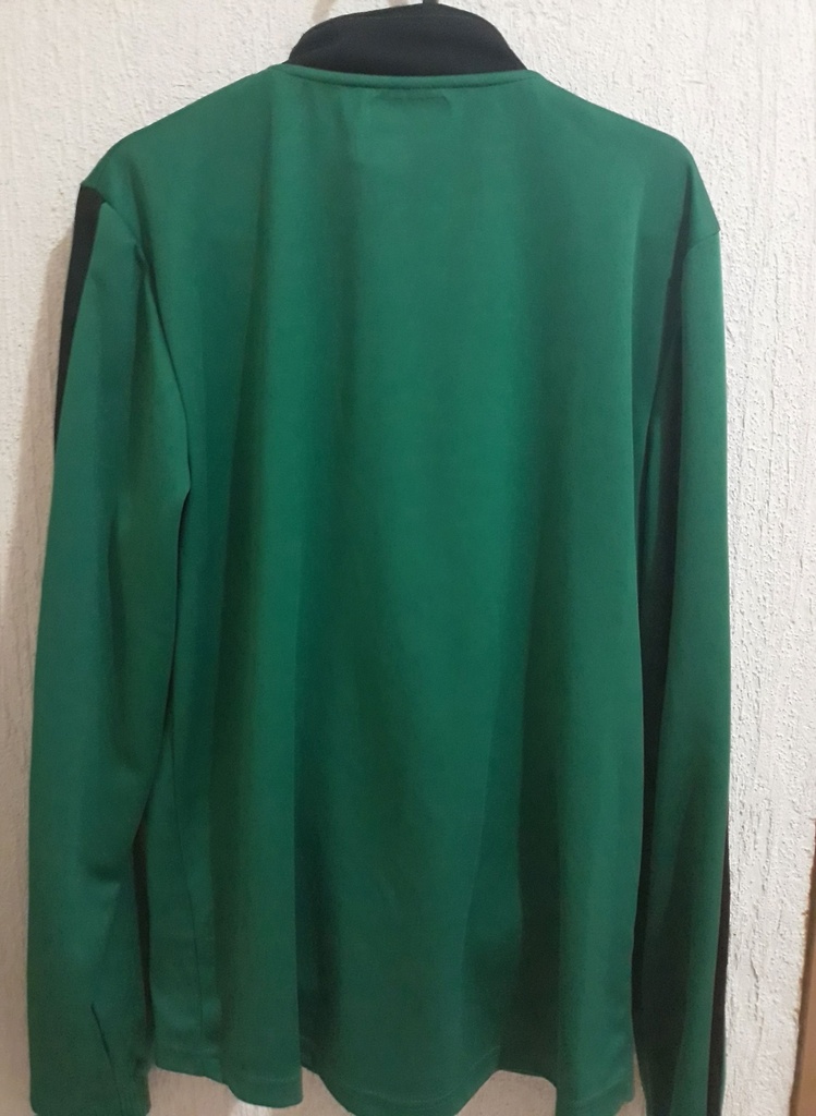 Camiseta sin nombre