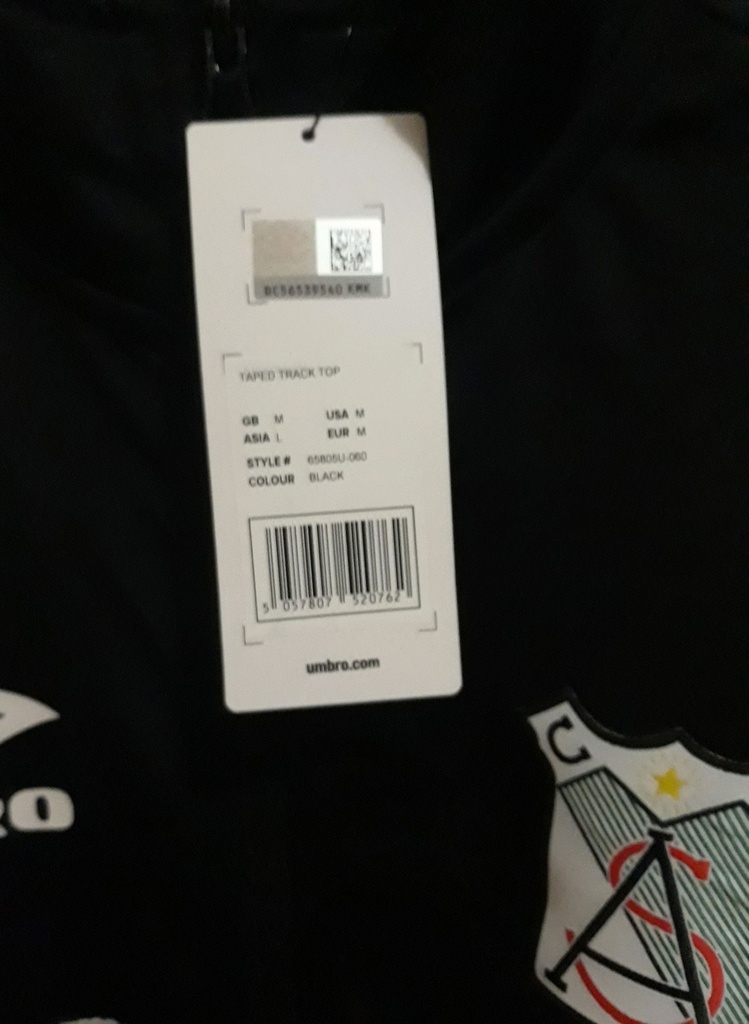 Camiseta sin nombre