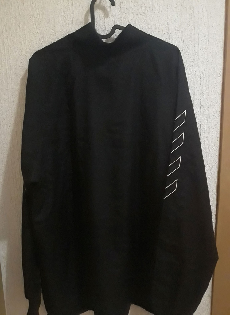Camiseta sin nombre