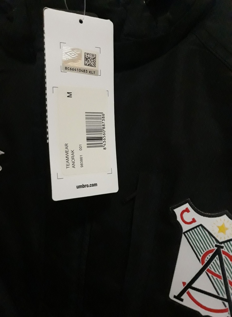 Camiseta sin nombre