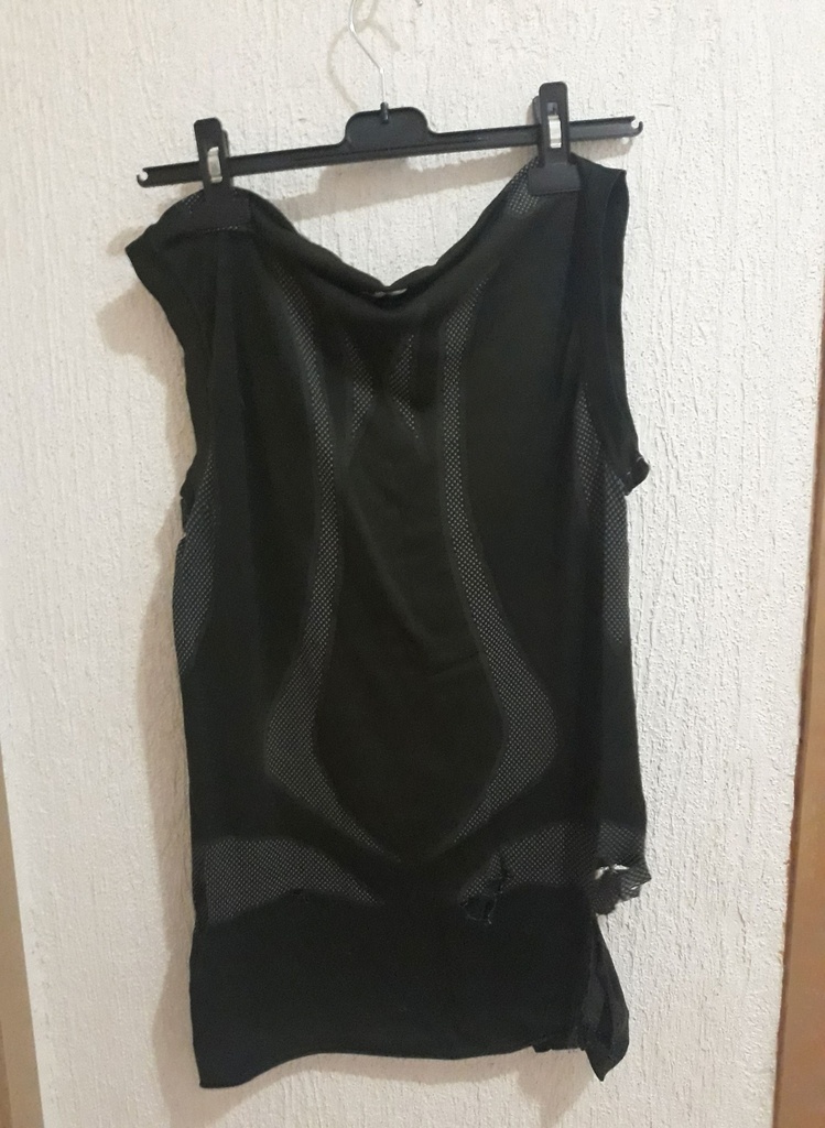 Camiseta sin nombre