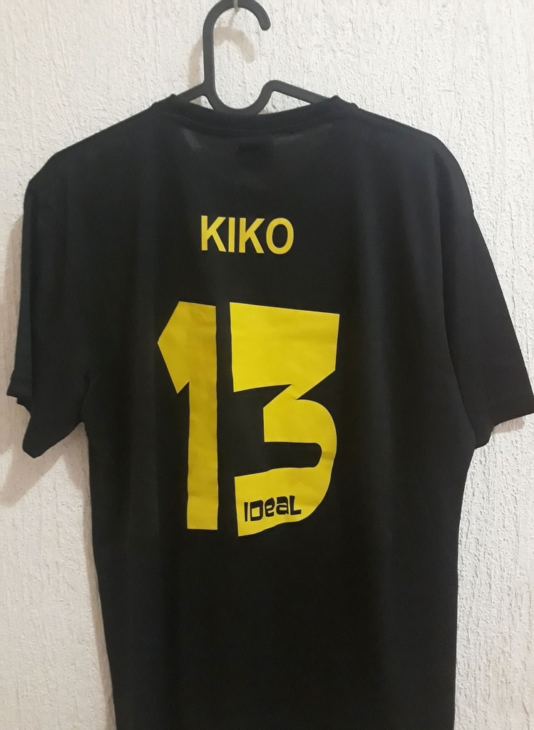 Camiseta sin nombre